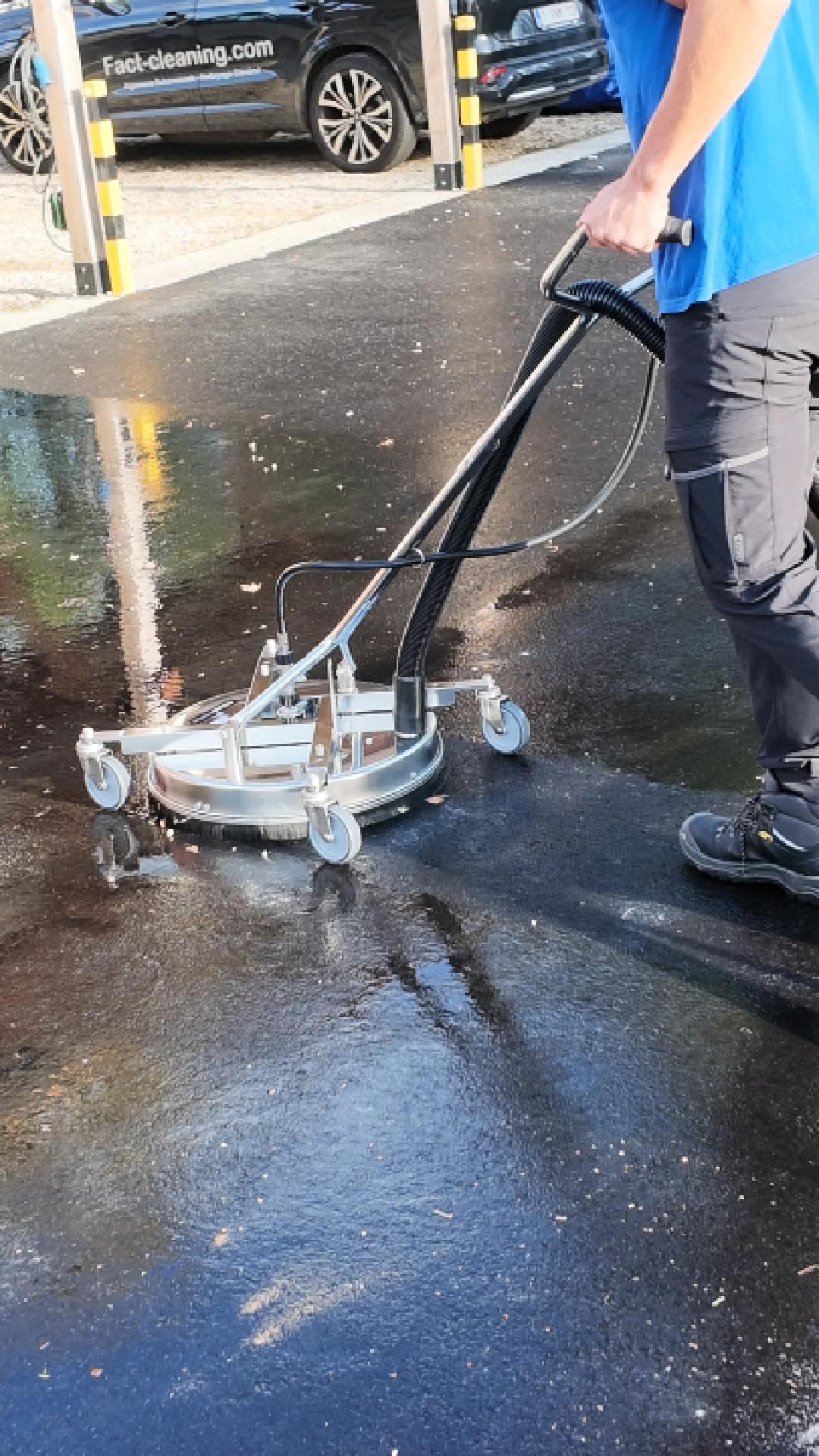 Terrasreiniger met afzuiging: Mosmatic FL-AH met onze HydroX Works