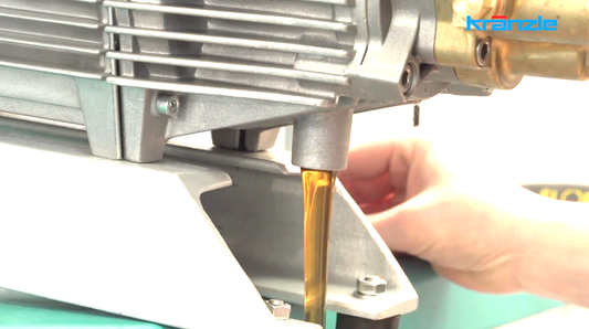 Olie verversen bij een Kränzle hogedrukreiniger: welke olie, waarom, wanneer en hoe?