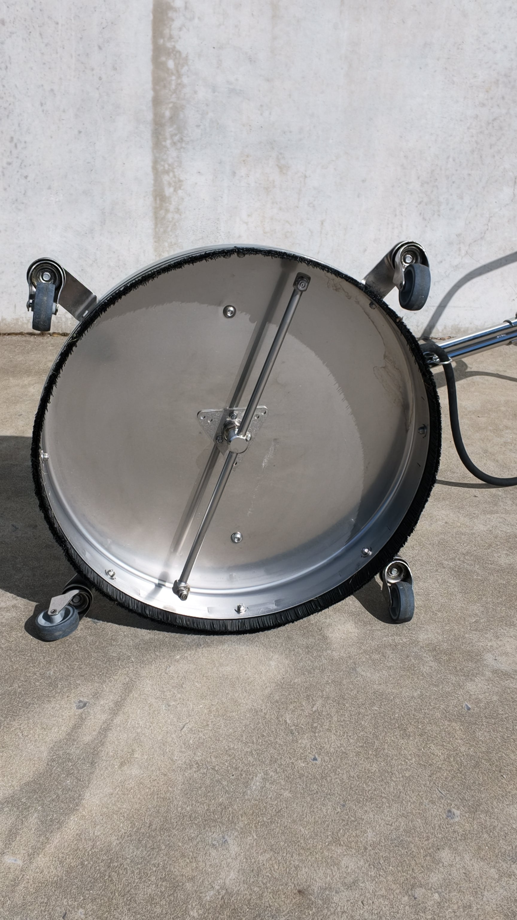 Detail onderzijde en borstelrand van TurboDevil TD520 Industrial