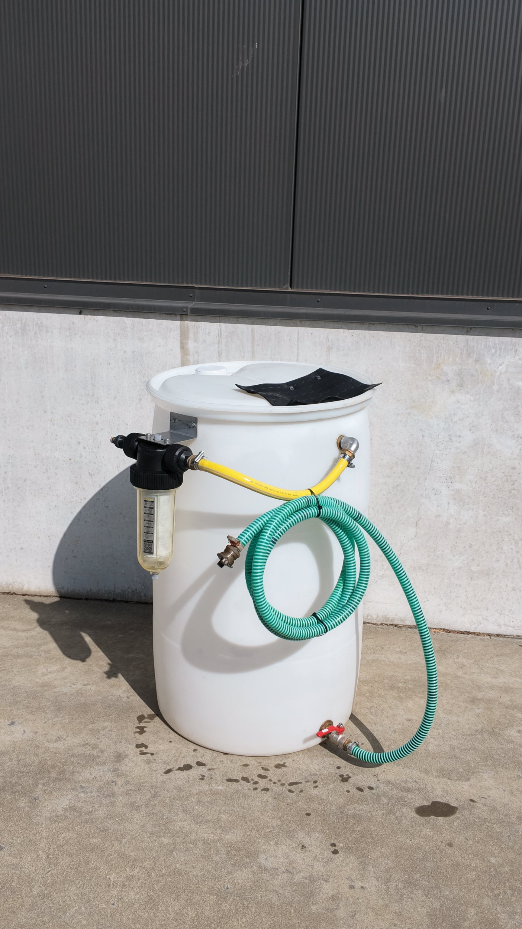 Gebruikt Kränzle buffervat met Cintropur-waterfilter, afsluitkraan en versterkte aanzuigslang